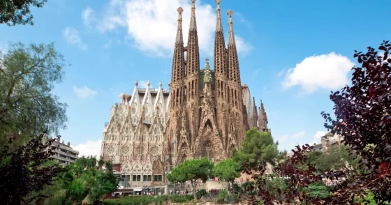 Barcelona Trip Itinerary for a Romantic Couples Getaway